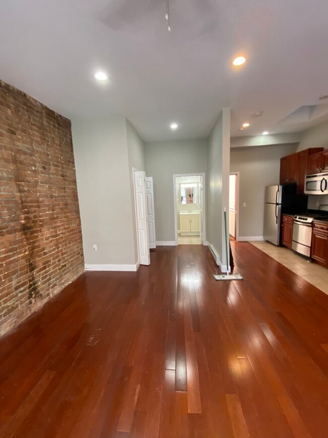 *Pictures are representative samples of the advertised unit. In some cases, the actual units you tou - 43 Fairfield St