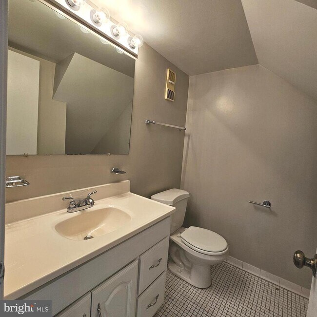 Foto del edificio - 3727 Ingalls Ave