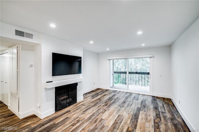 Building Photo - 2 br, 2 bath Condo - 3481 Stancrest Dr Uni...