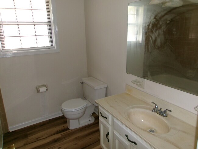 Foto del edificio - 3209 Timbermill Ave