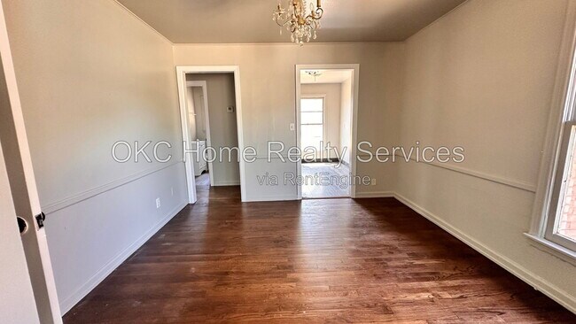 Building Photo - 6413 N Ross Ave