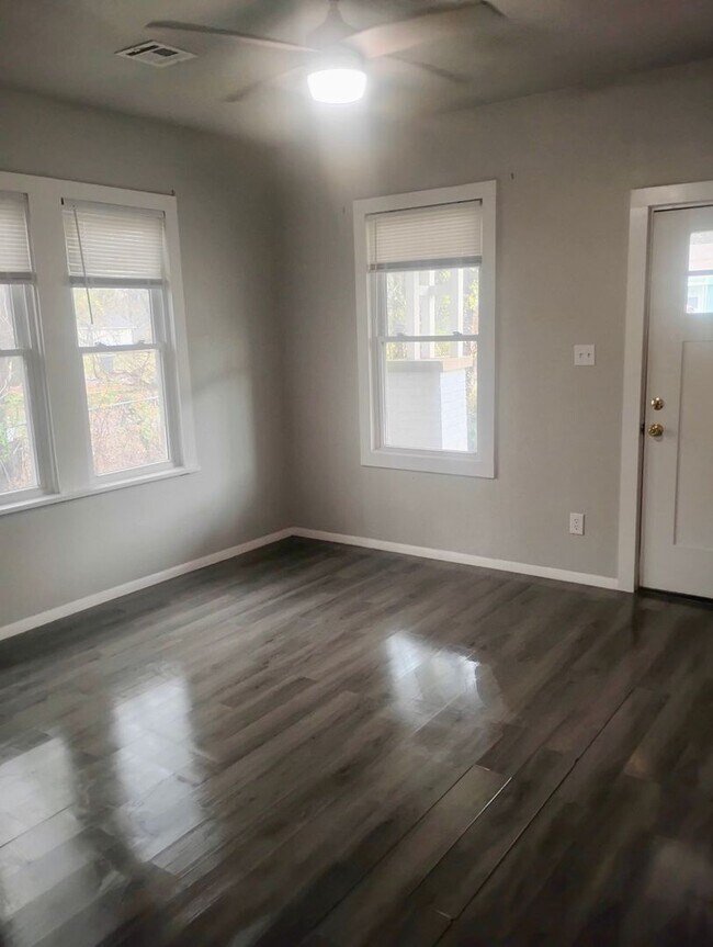 Foto del edificio - Available now!