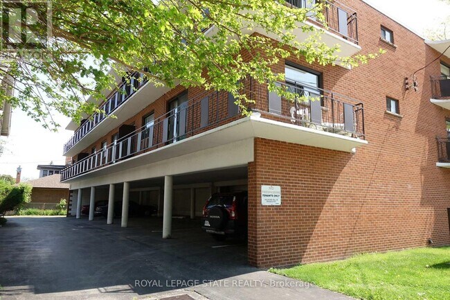 Photo du bâtiment - 50-250 Hilda Ave