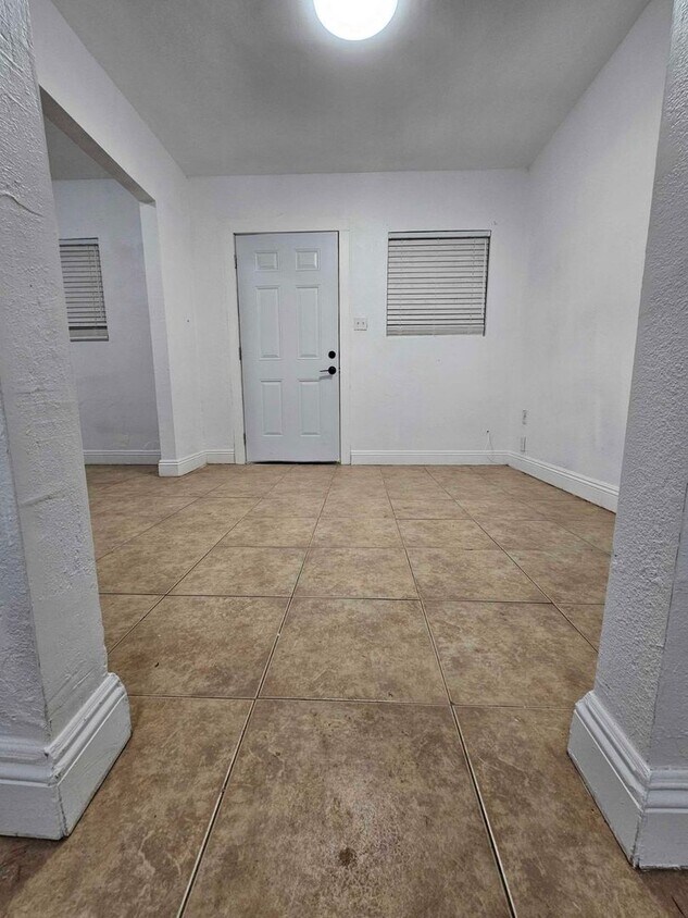 Primary Photo - 710 Sequoia Dr