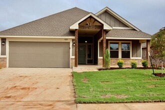 Building Photo - 626 Trails End Dr