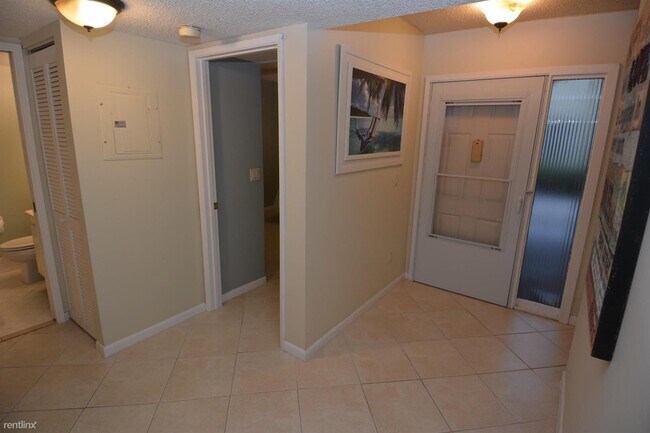 Foto del edificio - 2 br, 2 bath Condo - 30 Pelican Pointe Dr ...