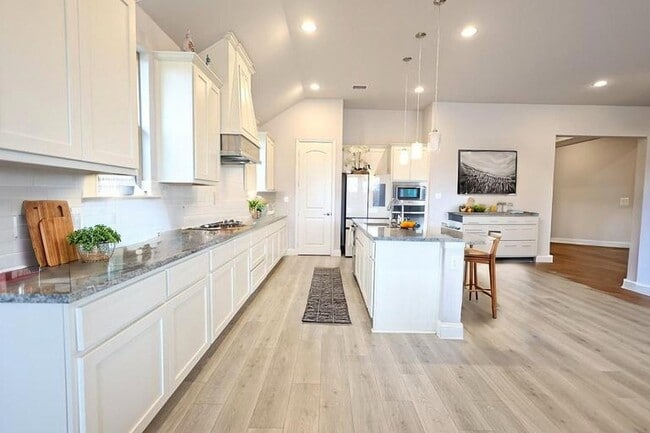Building Photo - 209 Chesapeake Dr