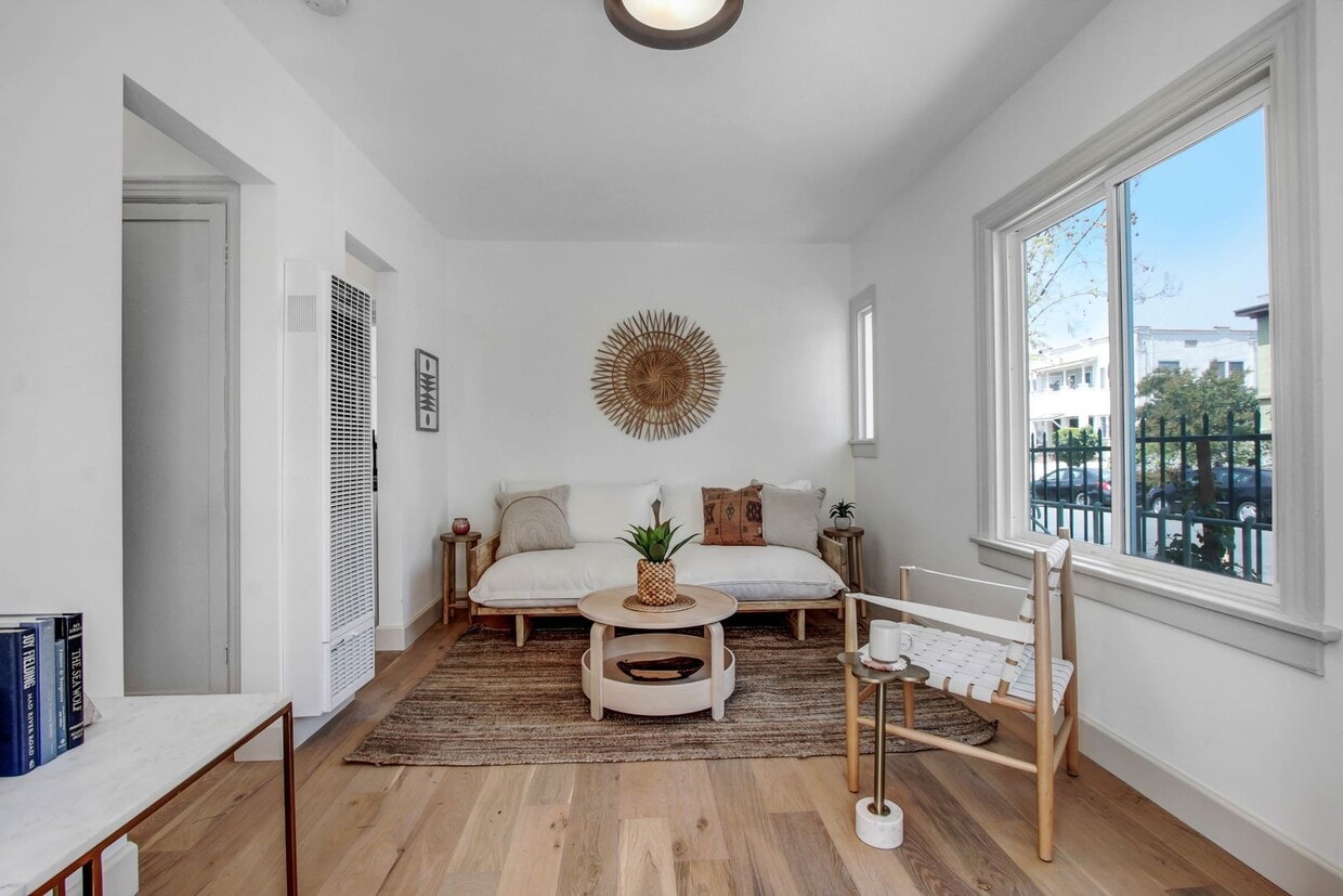 Primary Photo - 1 bed, 1 bath apartment in a peaceful cour...