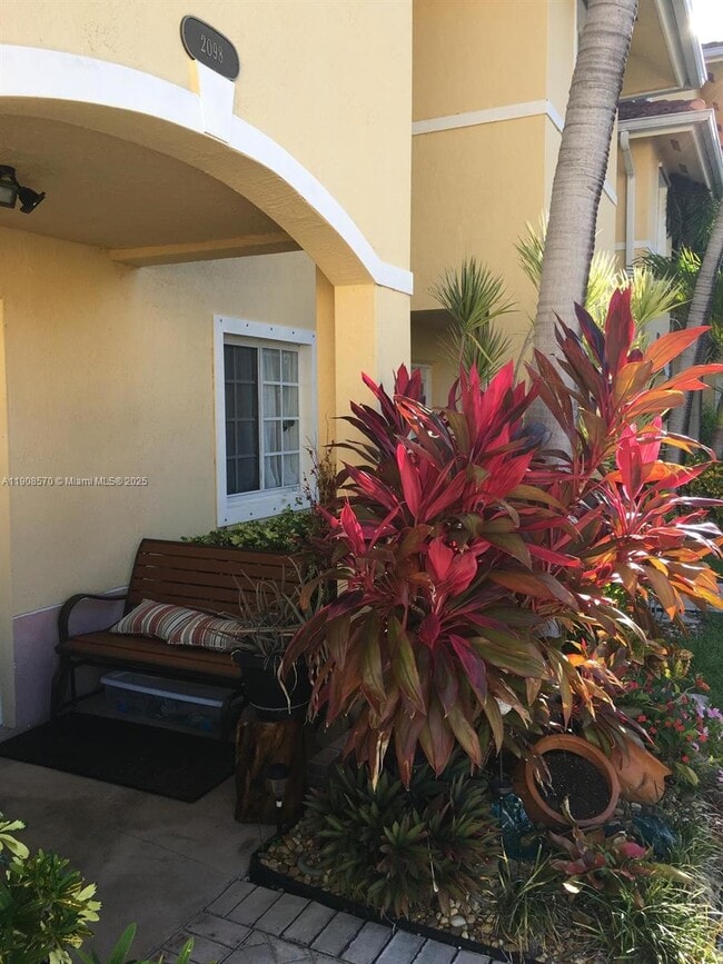 Foto del edificio - 2098 NE 167th St