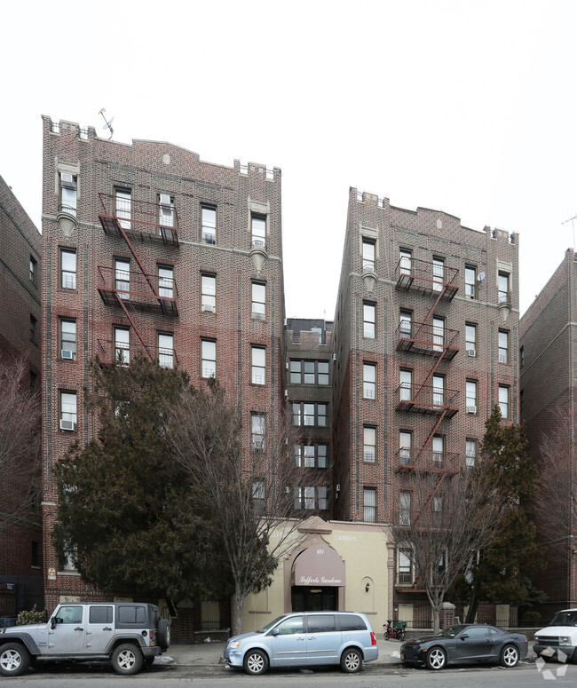 Foto del edificio - 621 Lefferts Ave