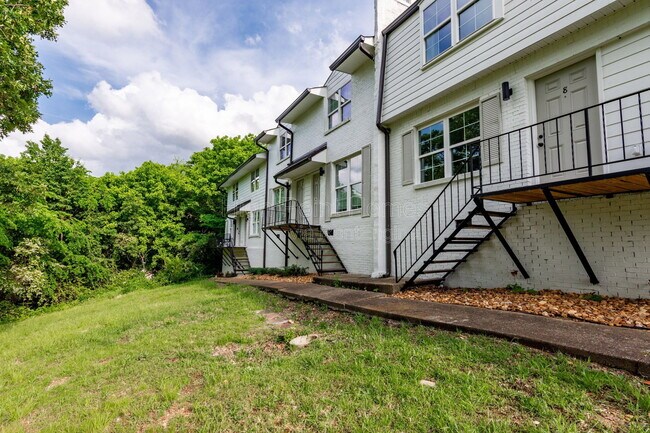 Foto del edificio - 400 Gallery Ln