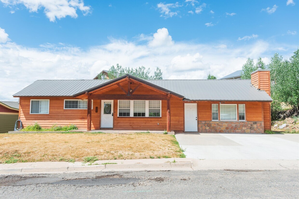 Primary Photo - 307 N 3rd St