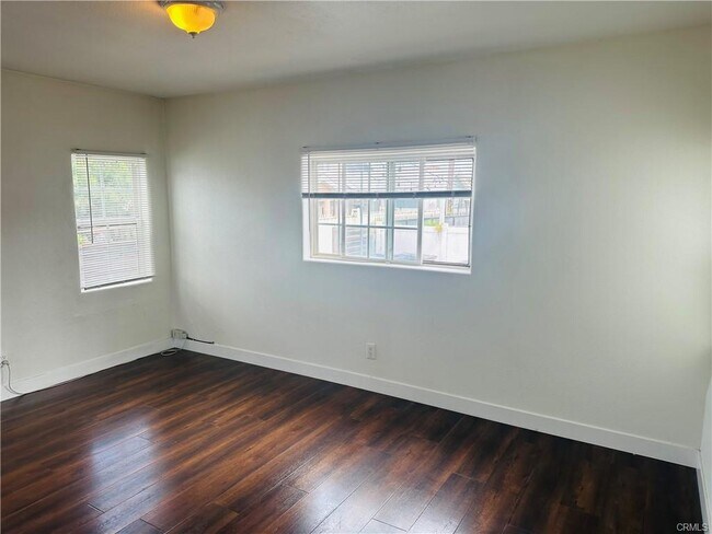 Foto del edificio - 1178 E 21st St