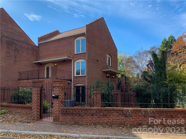 Foto principal - 315 Settlers Ln