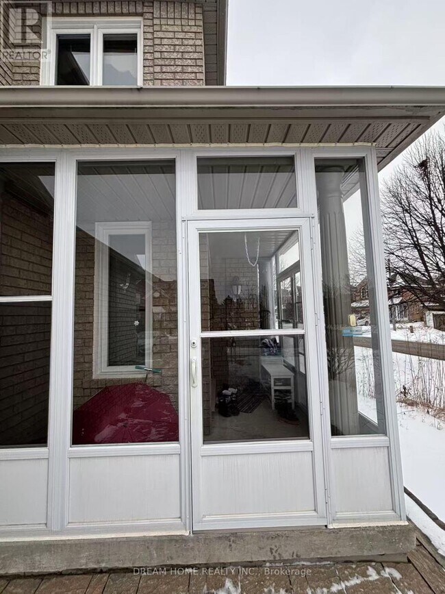 Photo du bâtiment - 15 Grover Hill Ave