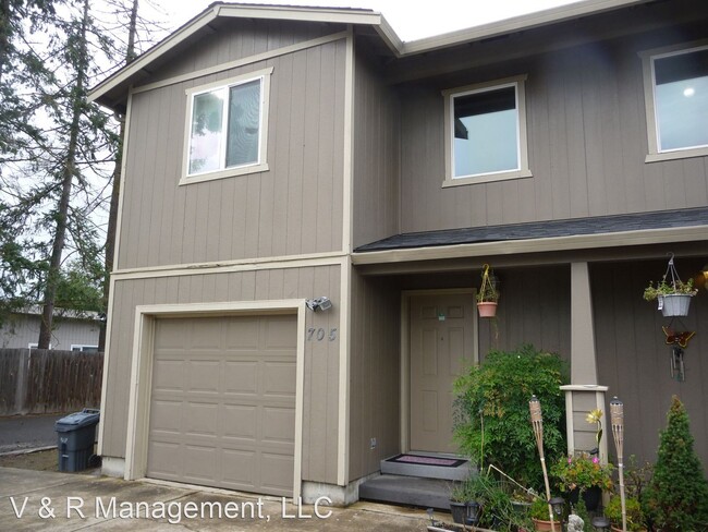 Building Photo - 3 br, 1.5 bath House - 705 Yellow Bird Ln NE