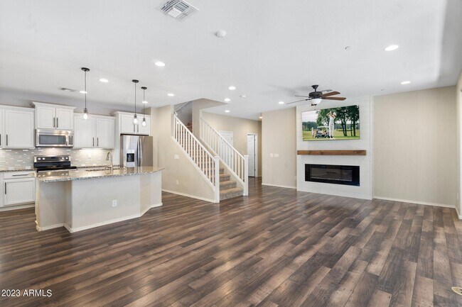 Foto del edificio - 4707 E Betty Elyse Ln