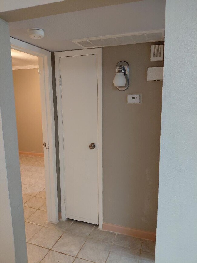 Foto del edificio - 3900 Woodchase Dr