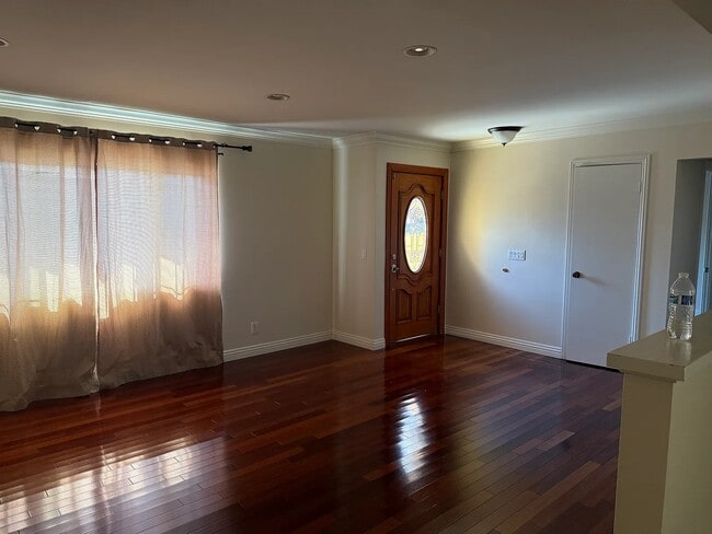 Building Photo - 759 Bridwell St
