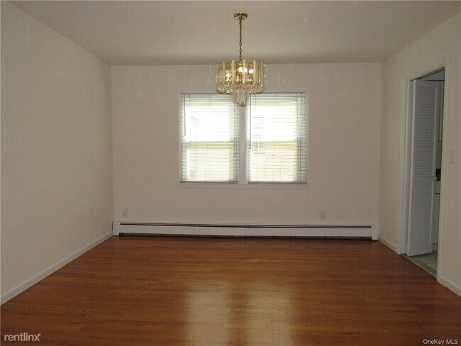 Foto del edificio - 3 br, 1.5 bath House - 182 Lyons Rd