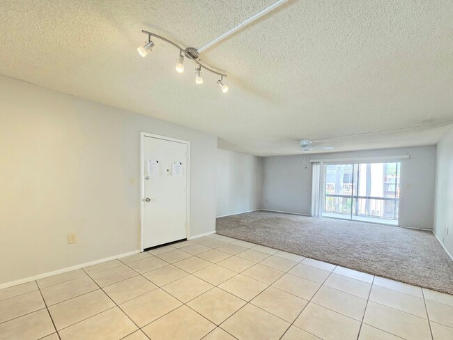Building Photo - 584 Orange Dr