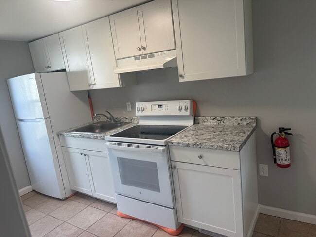 Foto del edificio - Charming 2 bedroom, 1 bath recently updated home ready for move in