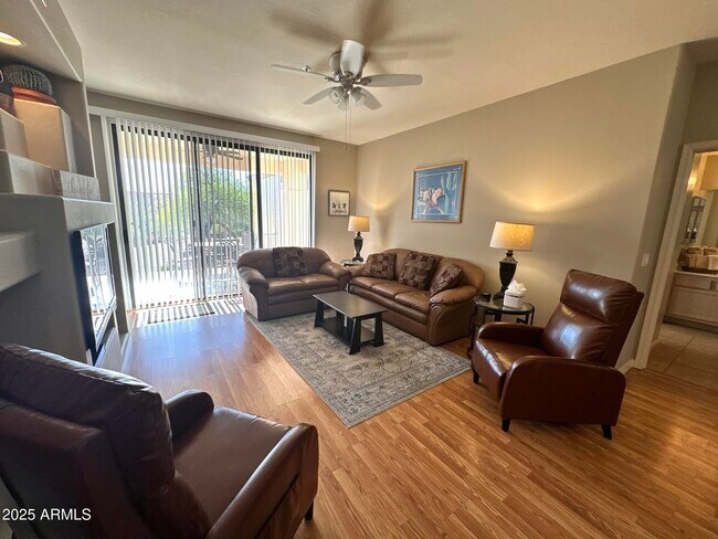 Building Photo - 9253 N Firebrick Dr