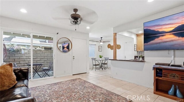Foto del edificio - 8155 Woodland Dr