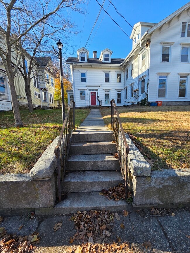 Building Photo - 32 Channing St