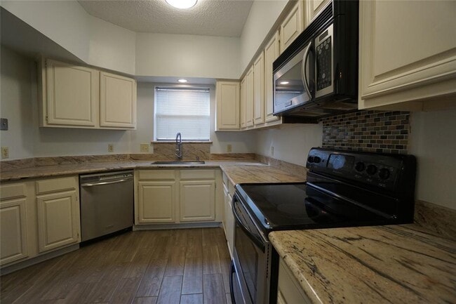 Building Photo - 5919 Woodway Place Ct
