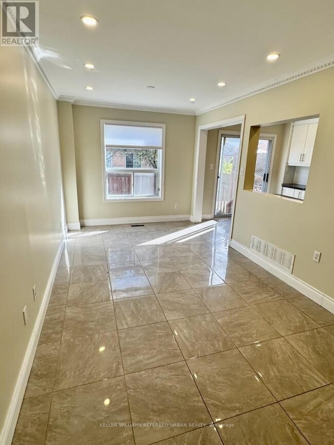 Building Photo - 592 Leatherleaf Dr