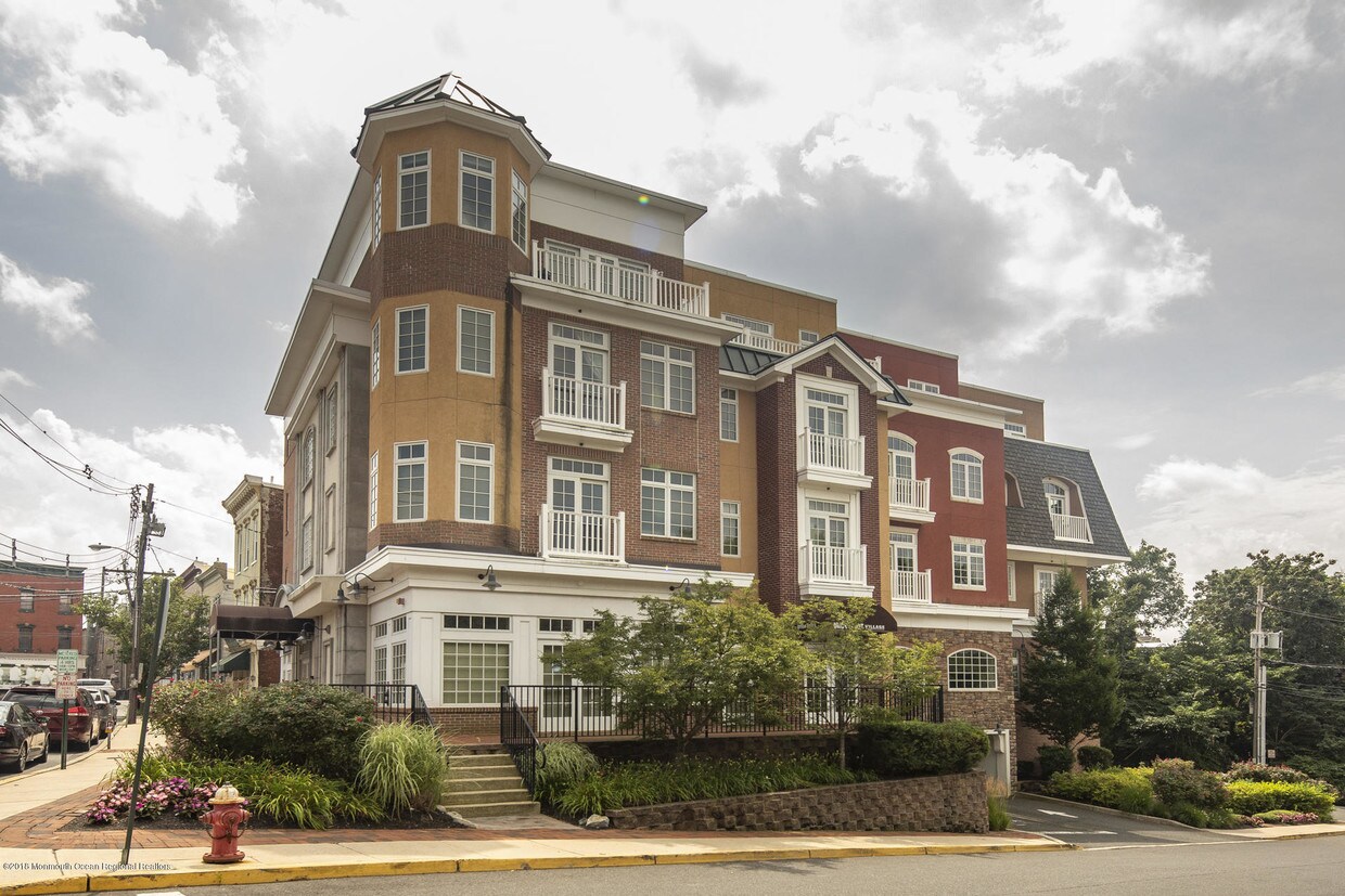 Primary Photo - 11 Wharf Ave