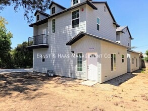Building Photo - 4165 Country Club Dr