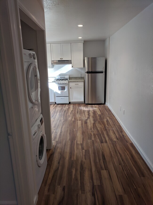Foto del edificio - 1525 Woolsey St