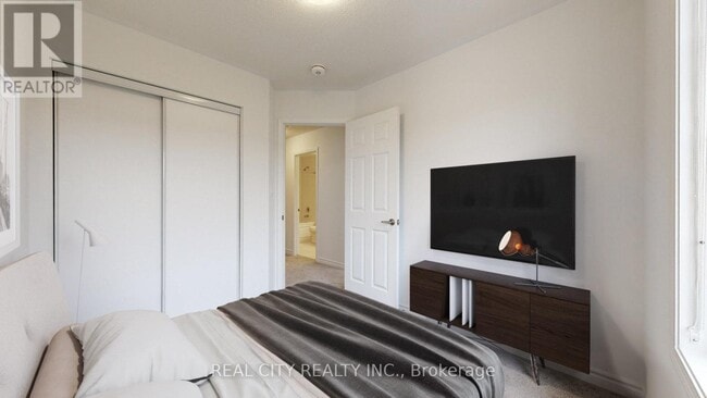 Building Photo - 11 Keppel Cir