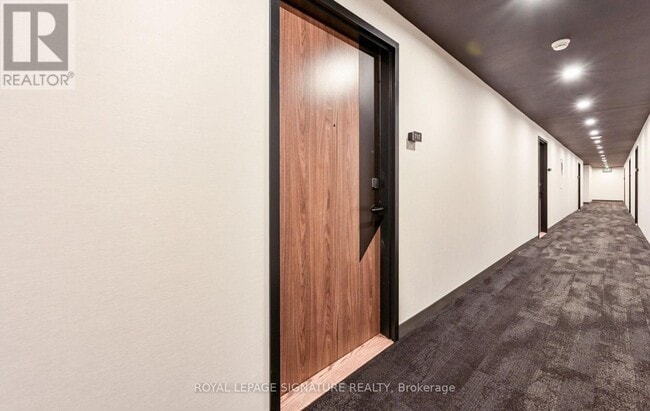 Building Photo - 1037 The Queensway