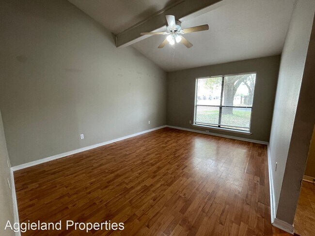 Building Photo - 2 br, 2 bath House - 614 Cross Timbers Dr