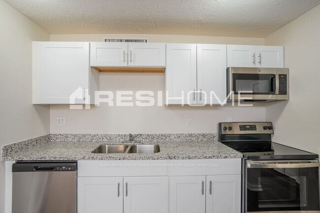 Foto del edificio - 4710 Raven Ridge Drive