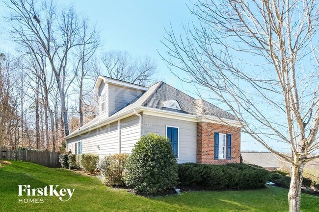Foto del edificio - 2750 Chestnut Ridge Dr