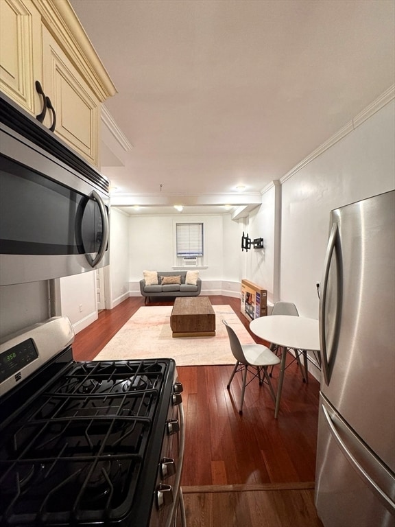 Primary Photo - 1253 Beacon St