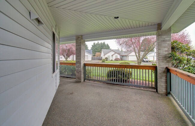 Foto del edificio - Single Level In Heart of Salmon Creek- 6 Month Lease
