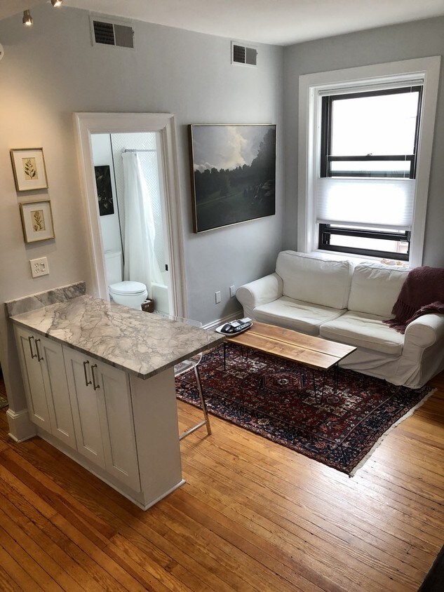 Primary Photo - 2153 California St NW