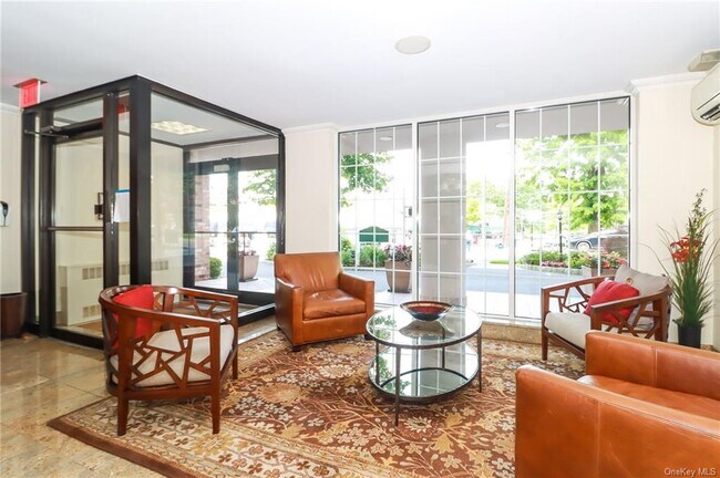 Foto del edificio - 2 Old Mamaroneck Rd