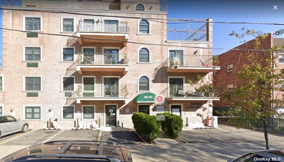 Primary Photo - 42-23-42212 212th St