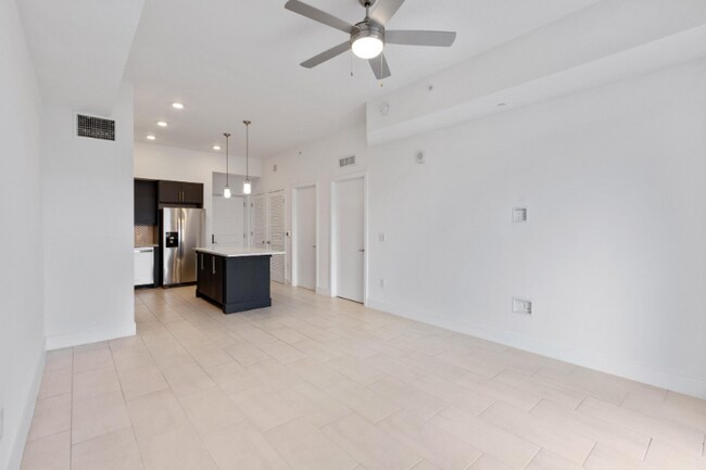 Building Photo - 10540 NW 78th St