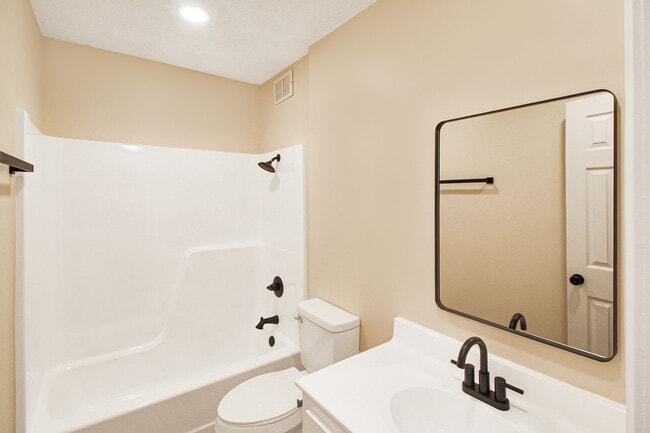 Foto del edificio - 2334 N Pine Lea Dr