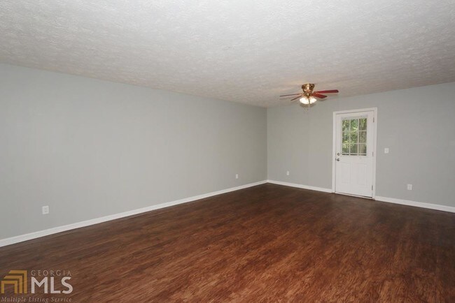 Building Photo - 8959 Ashwood Dr