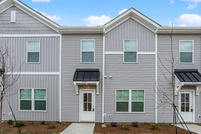 Front View - 105 Dogwood Village Trl