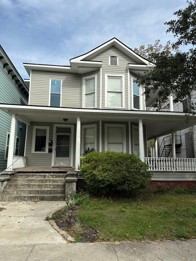 Primary Photo - 1 E Henry St