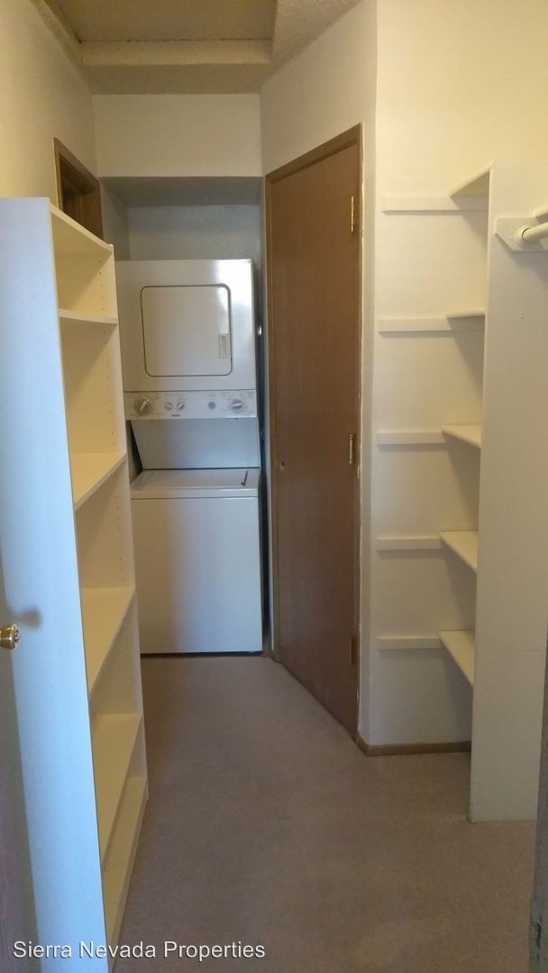 Building Photo - 1475 Selmi Dr